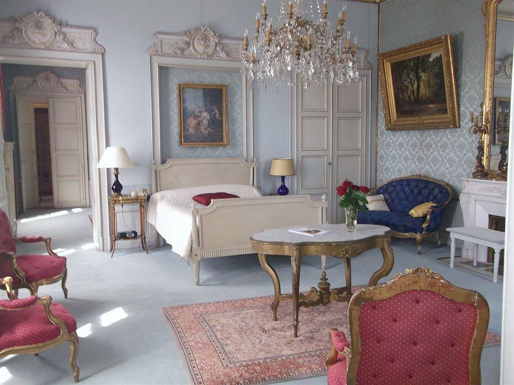Chateau-Hotel De Nieuil Экстерьер фото