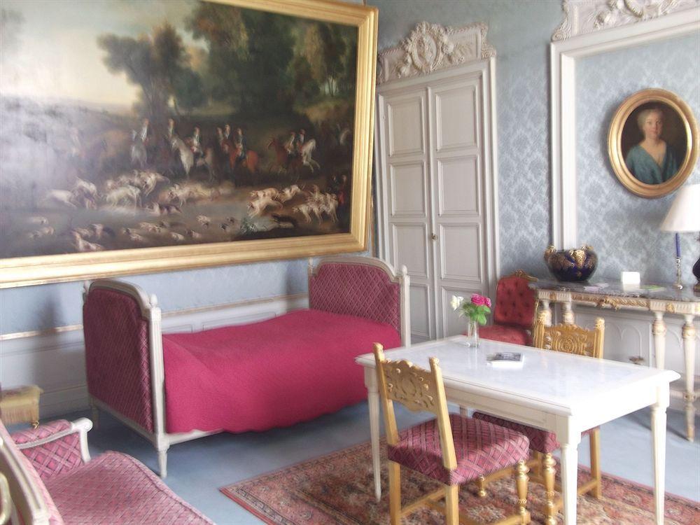 Chateau-Hotel De Nieuil Экстерьер фото