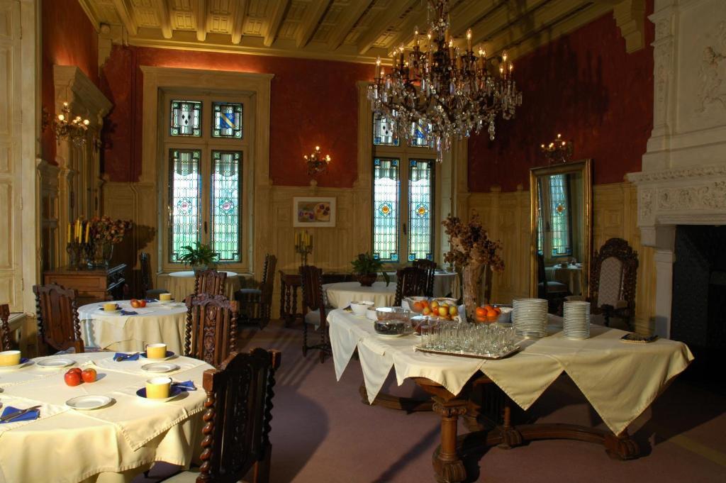 Chateau-Hotel De Nieuil Экстерьер фото